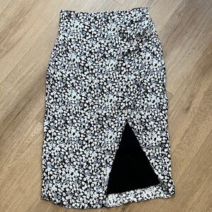Abercrombie & Fitch Black and White Floral Pencil Skirt